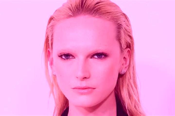 Kinsley, 36 — Escort in Cosani, Romania