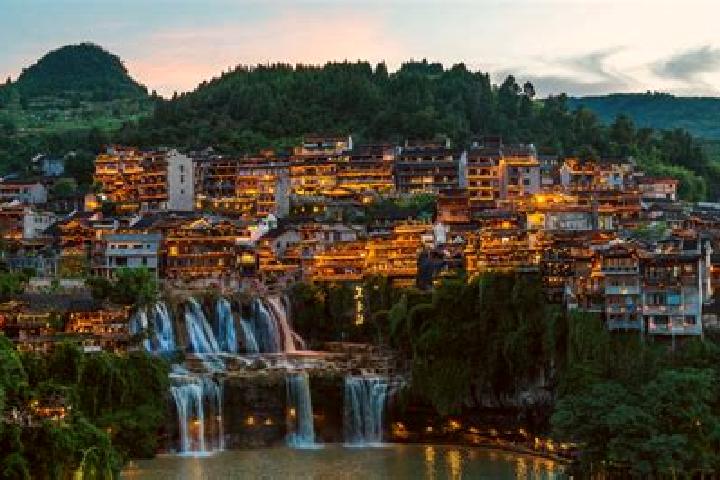 Kinsley, 36 — Escort in Jingkou, China