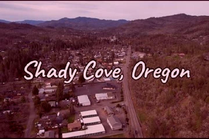 Kinsley, 36 — Escort in Shady Cove, United States