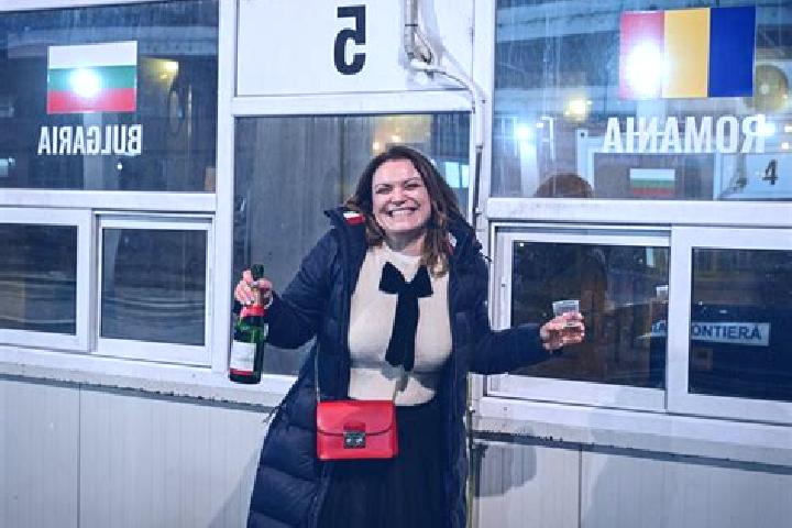 Kinsley, 36 — Escort in Slavesti, Romania