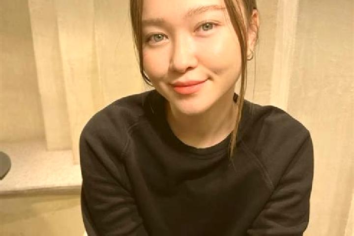 Kinsley, 37, a auburn blue-eyed asian companion based in Merikanjaka. Offering Deep French Kissing, Dinner Date. Available for incall and outcall, overnight ...