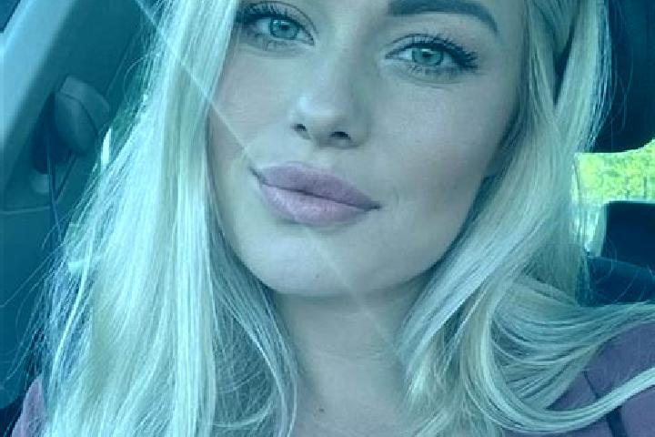 Kinsley, 38, a blonde hazel-eyed european companion based in Kurwa. Offering Overnight, CIM, Party Girl, Girlfriend Experience, Massage. Available for incall...