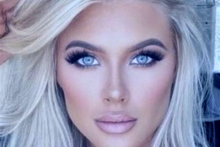 Kinsley, 38, a platinum blonde amber-eyed slavic companion based in Coriano. Offering Erotic Massage, Dinner Date, BDSM, Massage. Available for incall and ou...