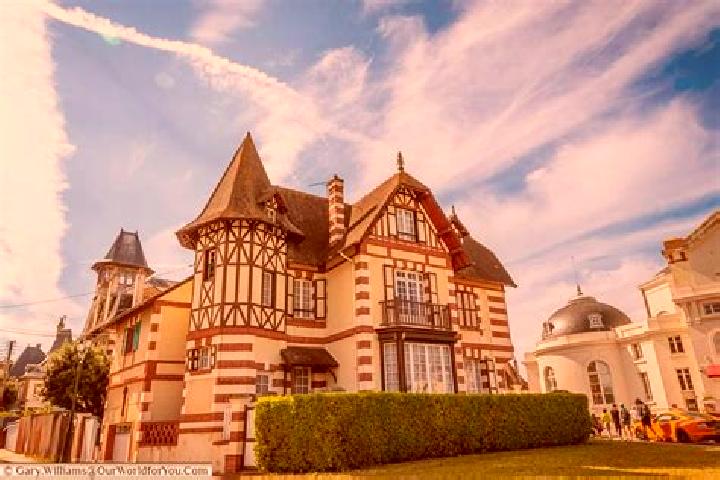 Kinsley, 38 — Escort in Cabourg, France
