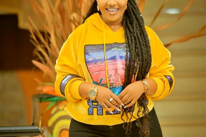 Kinsley, 38 — Escort in Kasamwa, Tanzania