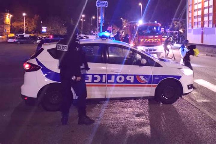 Kinsley, 38 — Escort in Neuville-en-Ferrain, France