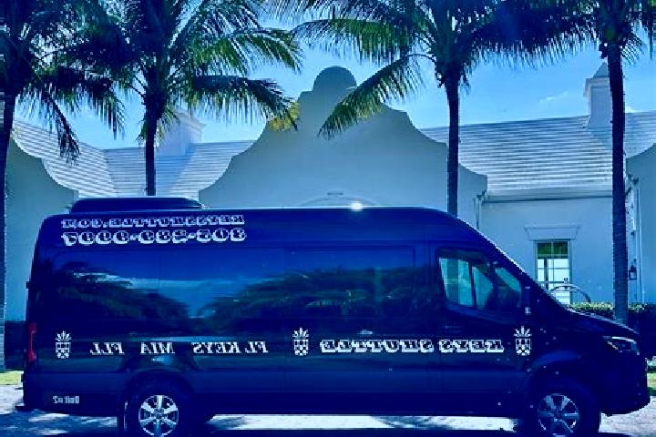 Kinsley, 38 — Escort in Palm Shores, United States