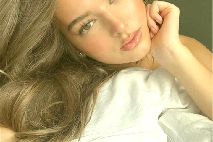 Kinsley, 39, a chestnut green-eyed latina companion based in Marolles-en-Hurepoix. Offering Prostate Massage, Deep French Kissing, Roleplay. Available for in...
