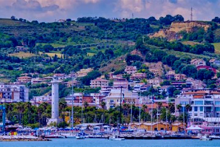 Kinsley, 39 — Escort in Castenaso, Italy