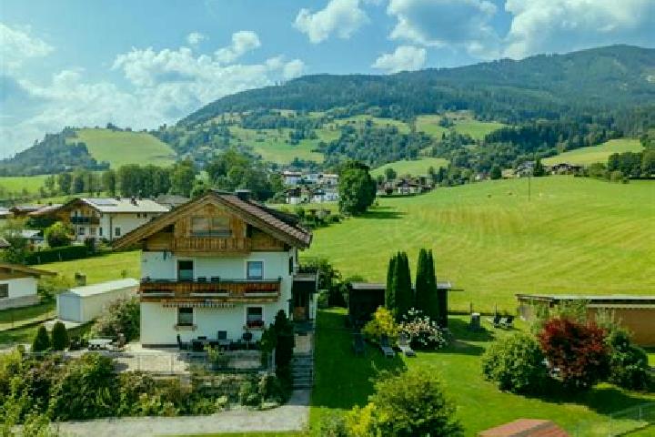 Kinsley, 39 — Escort in Walchen, Austria