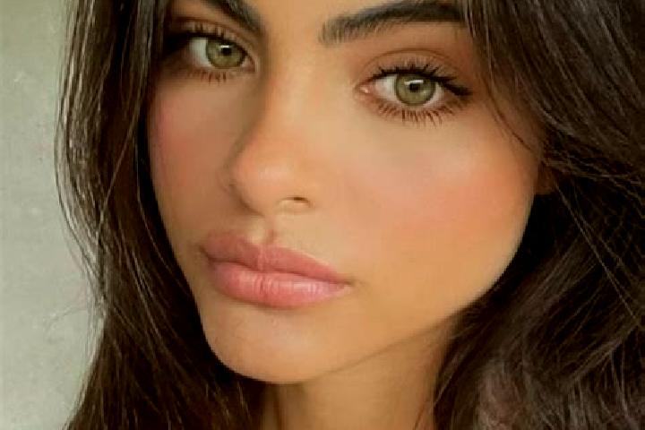 Layla, 20, a brunette green-eyed european companion based in Carna. Offering Deep French Kissing, Dinner Date, Overnight, Girlfriend Experience. Available fo...