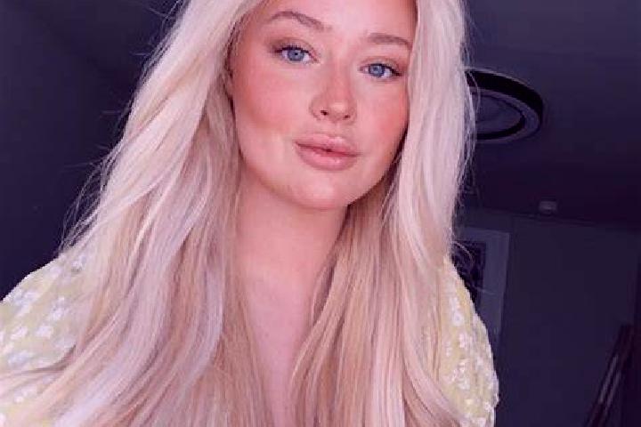 Layla, 20 — Escort in Fossby, Norway