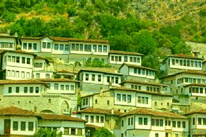 Layla, 20 — Escort in Kote, Albania