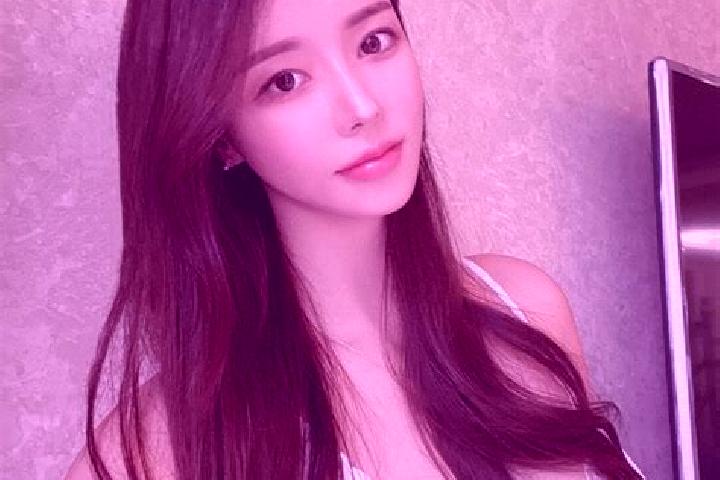 Layla, 20 — Escort in Luzhuangzi, China