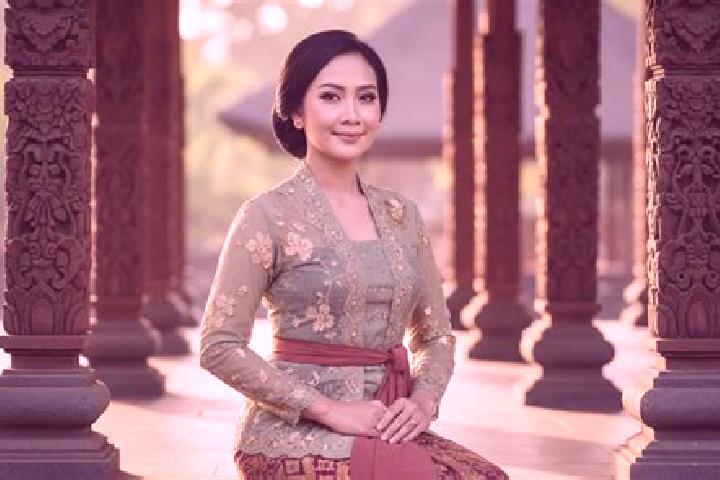 Layla, 20 — Escort in Tambir, Indonesia
