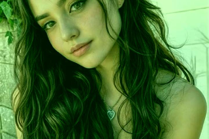 Layla, 21, a auburn amber-eyed mediterranean companion based in Forestville. Offering 69, Party Girl, Striptease, A-Level, Dinner Date. Available for incall ...