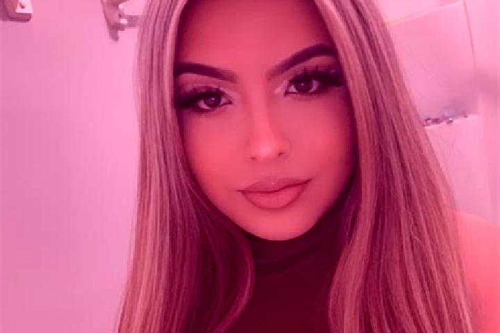 Layla, 21, a blonde brown-eyed latina companion based in Central. Offering GFE, Erotic Massage, Prostate Massage, Striptease. Available for incall and outcal...
