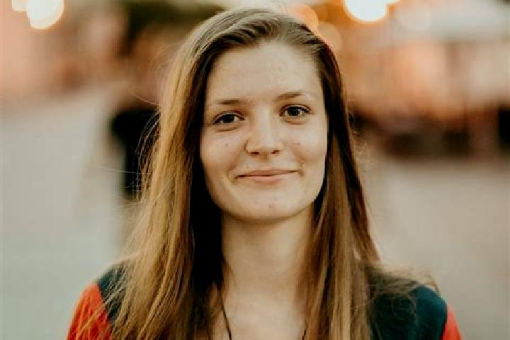 Layla, 21, a chestnut amber-eyed indian companion based in Hrnciarovce nad Parnou. Offering Erotic Massage, BDSM, Dinner Date, Girlfriend Experience. Availab...