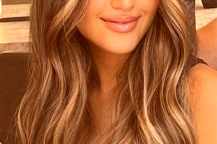 Layla, 21, a dark blonde brown-eyed indian companion based in Ge ao. Offering A-Level, Erotic Massage. Available for incall and outcall, day and evening dates.