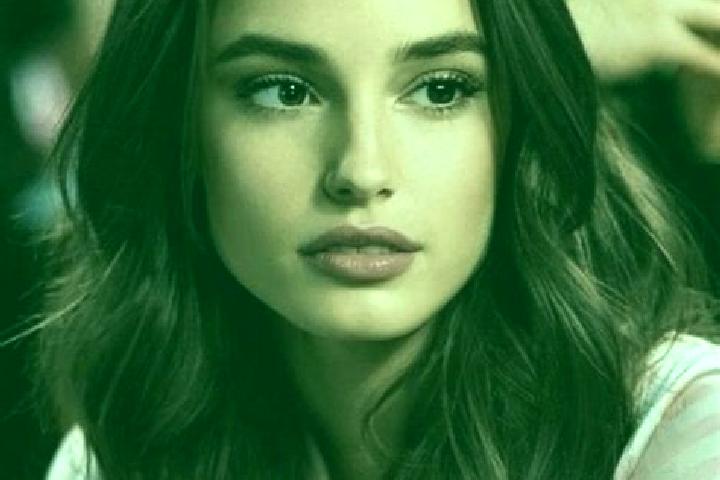 Layla, 21, a red brown-eyed middle eastern companion based in Marielyst. Offering Duos, Prostate Massage, Girlfriend Experience, OWO, Party Girl. Available f...