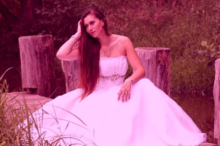Layla, 21 — Escort in Kamenicky, Czech Republic