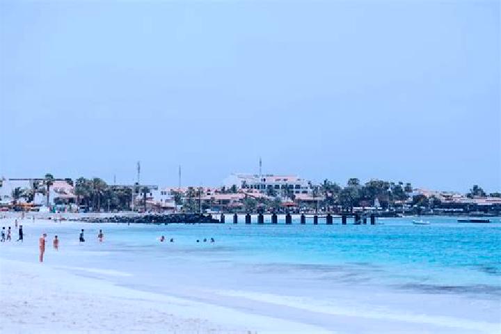 Layla, 21 — Escort in Salineiro, Cape Verde