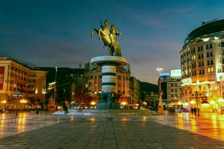 Layla, 21 — Escort in Zajas, North Macedonia