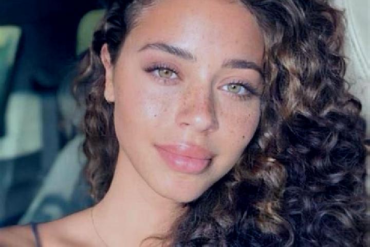 Layla, 22, a black hazel-eyed latina companion based in Trois-Rivieres. Offering Erotic Massage, Massage, Deep French Kissing, Duos, Couples. Available for i...
