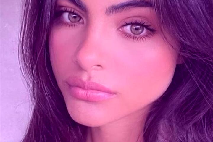 Layla, 22, a brunette brown-eyed indian companion based in Champagnac-la-Riviere. Offering Dinner Date, Fetish, Erotic Massage, Travel Companion. Available f...