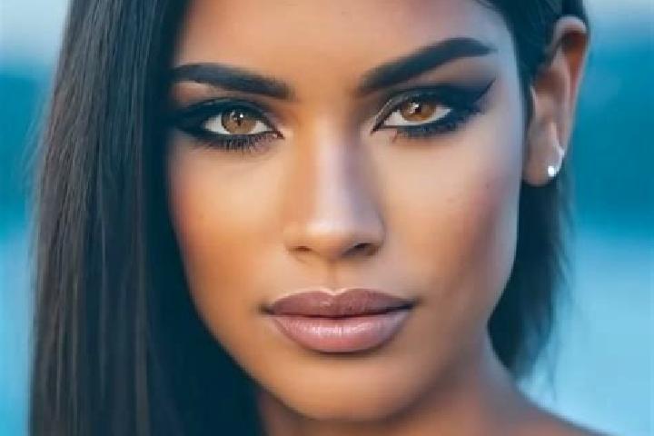 Layla, 22, a red amber-eyed latina companion based in Sirvan. Offering Prostate Massage, A-Level, Roleplay. Available for incall and outcall, day and evening...