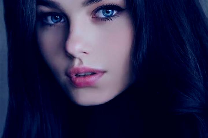 Layla, 22, a red dark-eyed slavic companion based in El Cabi. Offering GFE, Domination, Party Girl. Available for incall and outcall, overnight bookings avai...