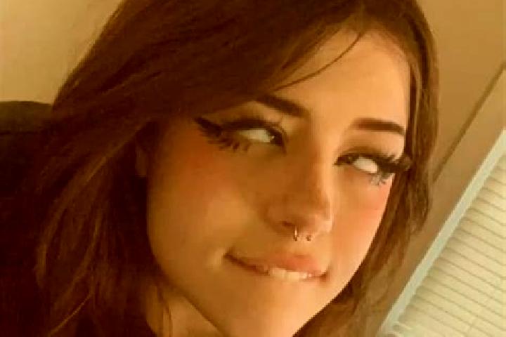 Layla, 22, a red grey-eyed mediterranean companion based in Cervena Voda. Offering Party Girl, BDSM, OWO. Available for incall and outcall, day and evening d...