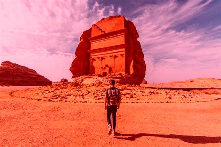 Layla, 22 — Escort in Al Munayzilah, Saudi Arabia