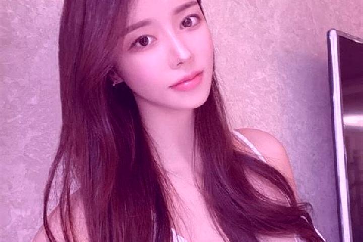 Layla, 22 — Escort in Rongkou, China