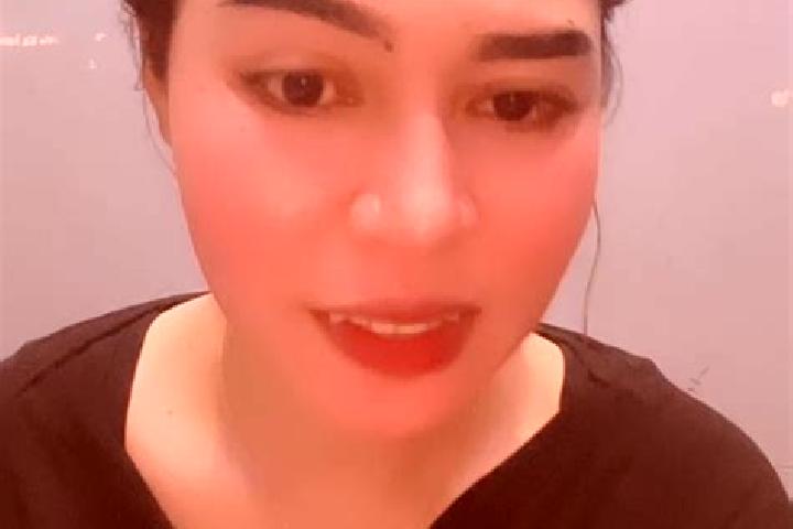 Layla, 22 — Escort in Sape, Indonesia