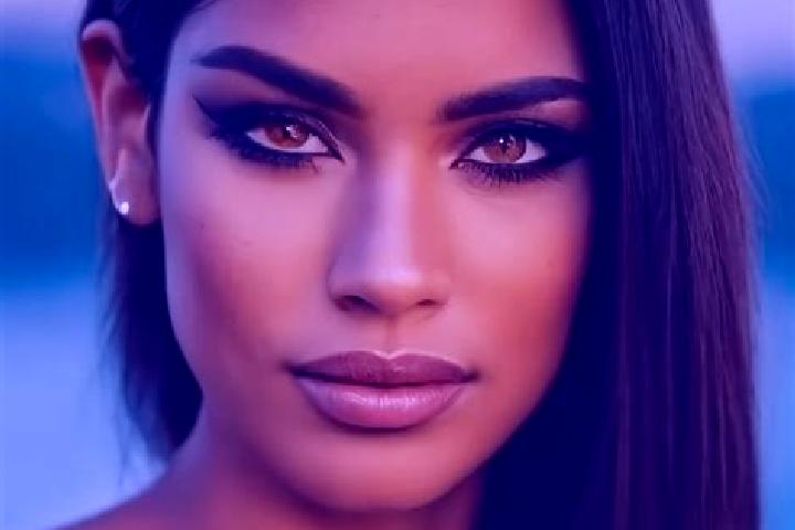 Layla, 23, a black amber-eyed latina companion based in Altura. Offering OWO, Domination, Roleplay. Available for incall and outcall, day and evening dates.