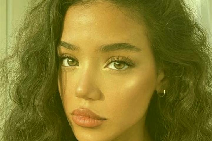 Layla, 23, a black brown-eyed ebony companion based in Grzegorzew. Offering Overnight, GFE, 69, Prostate Massage. Available for incall and outcall, day and e...
