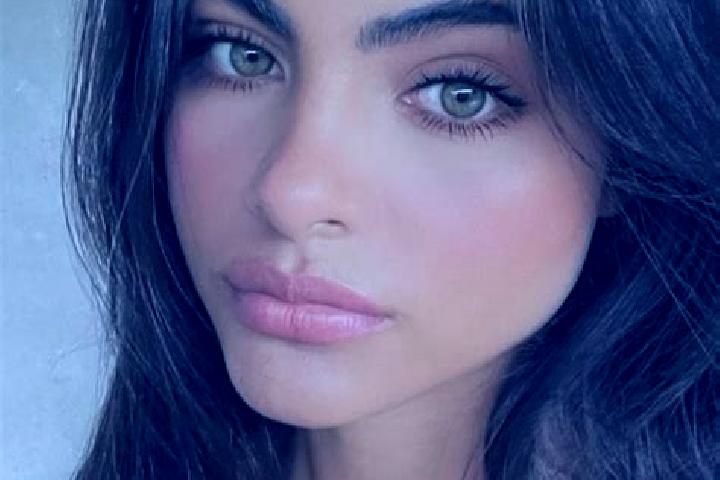 Layla, 23, a brunette dark-eyed caribbean companion based in Sacelu. Offering Girlfriend Experience, Striptease, Massage, CIM, Tantra. Available for incall a...
