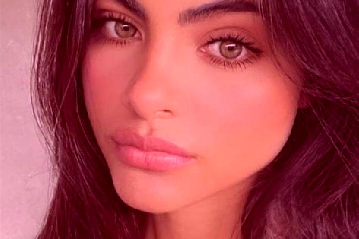 Layla, 23, a brunette green-eyed mixed companion based in Zlatoustovsk. Offering Couples, Domination, Fetish, Travel Companion. Available for incall and outc...