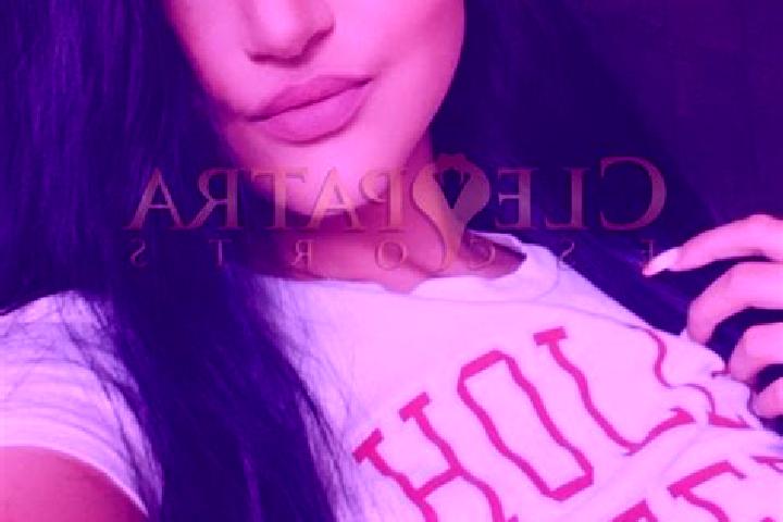Layla, 23, a dark blonde dark-eyed mediterranean companion based in Clearbrook Park. Offering BDSM, Couples, Fetish, Tantra, OWO. Available for incall and ou...