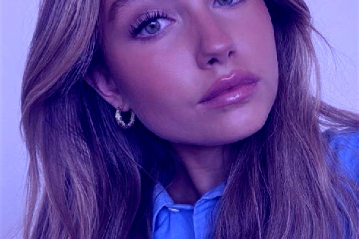 Layla, 23, a dark blonde green-eyed mediterranean companion based in El Bahira. Offering Erotic Massage, Dinner Date, CIM, Couples. Available for incall and ...