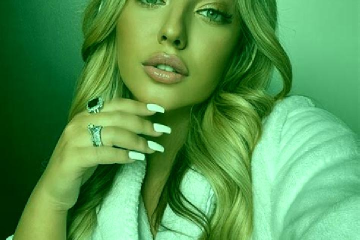 Layla, 23 — Escort in Dofa, Indonesia