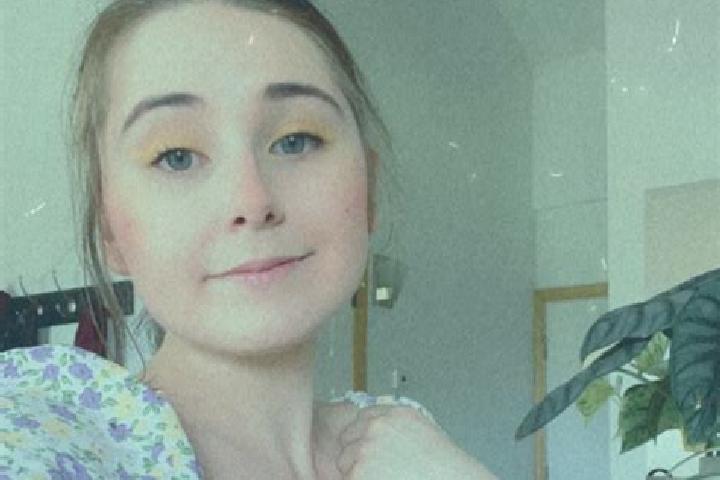 Layla, 23 — Escort in Lorenz Park, United States