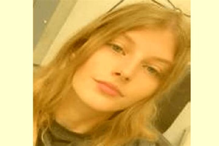 Layla, 23 — Escort in Northport, United States