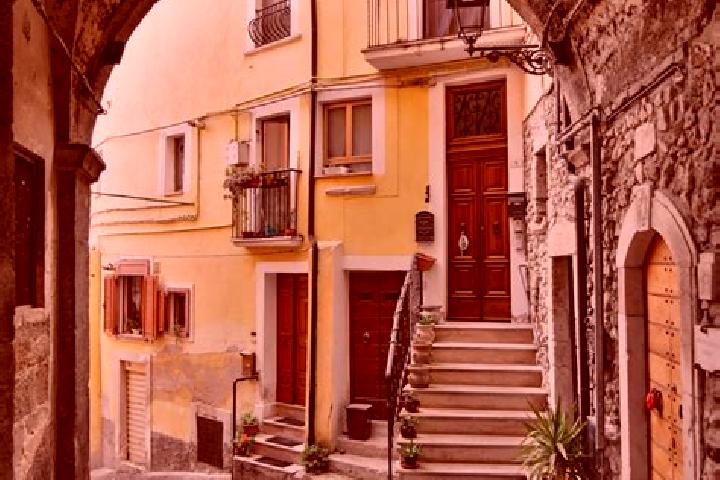 Layla, 23 — Escort in Pratola Serra, Italy