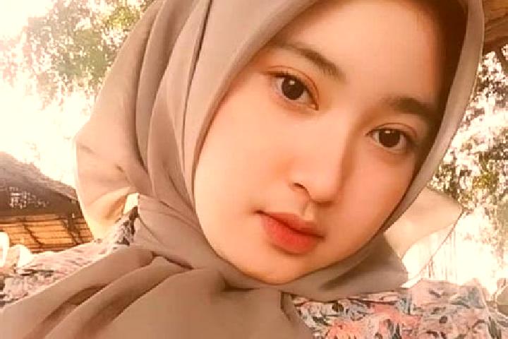 Layla, 23 — Escort in Sampang, Indonesia