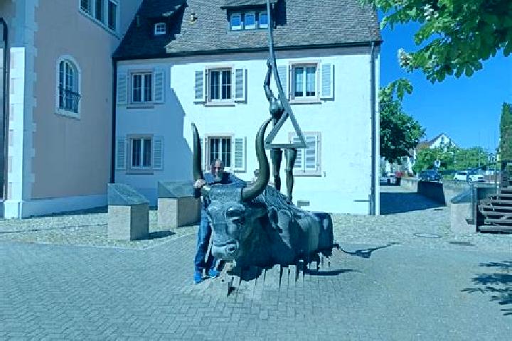 Layla, 24, a black dark-eyed ebony companion based in Breisach am Rhein. Offering Massage, Prostate Massage, Tantra. Available for incall and outcall, day an...