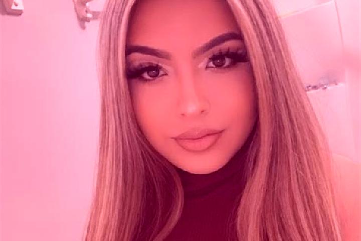 Layla, 24, a blonde amber-eyed latina companion based in Burmadere. Offering Couples, GFE, Massage, Roleplay. Available for incall and outcall, overnight boo...