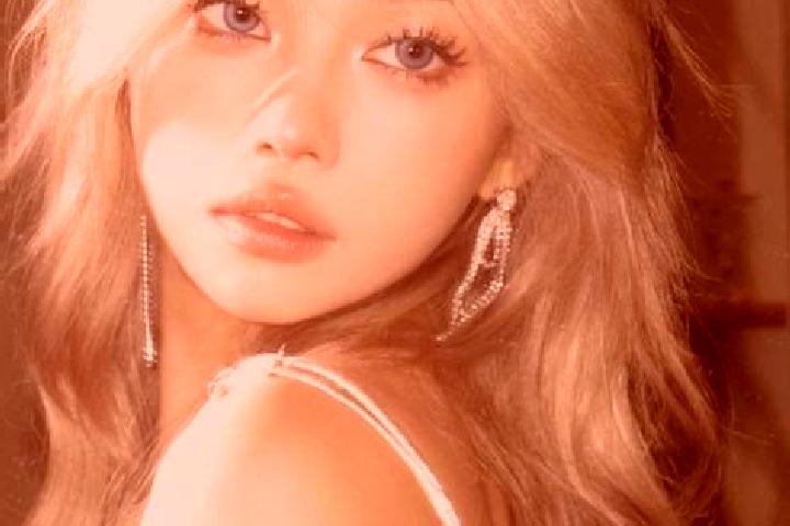 Layla, 24, a blonde dark-eyed asian companion based in Icici. Offering Dinner Date, Duos. Available for incall and outcall, overnight bookings available.