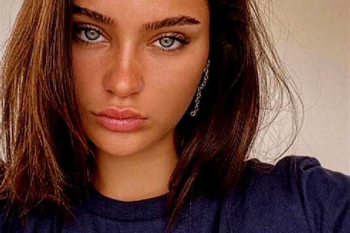 Layla, 24, a brunette blue-eyed european companion based in Aranza. Offering A-Level, Overnight, Erotic Massage, Striptease. Available for incall and outcall...